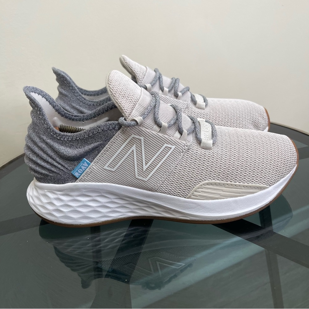 Womens New Balance Roav Shoes